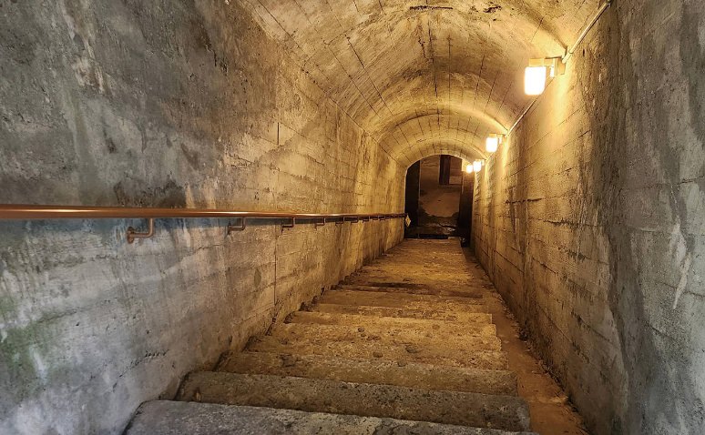 地下壕第一電信室